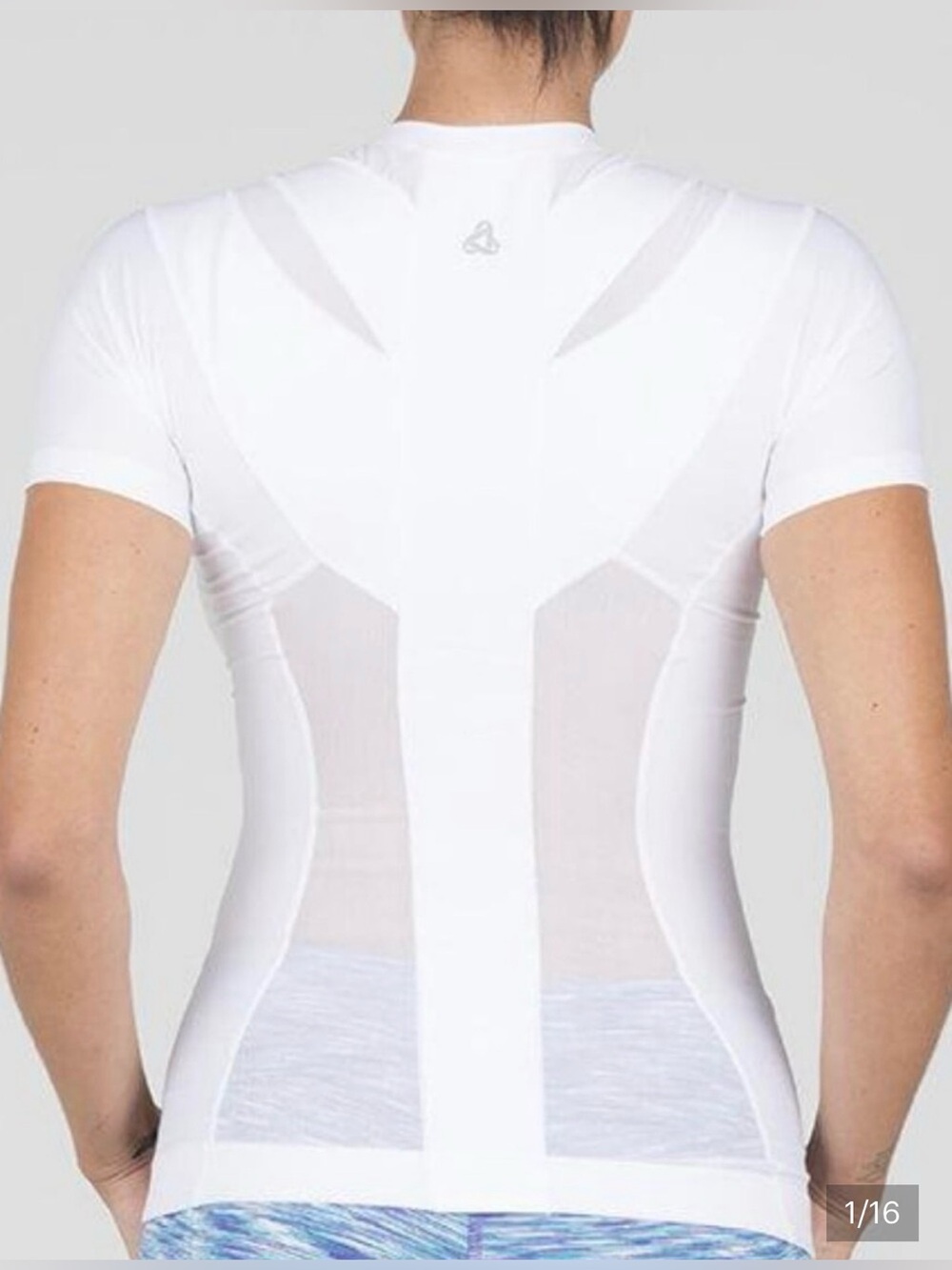 Womens Alignmed Postural Fitness
Shirt Full Zip Compression Support
White Sz L